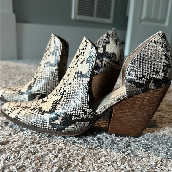 Charles by Charles David Ankle Boot - Picture 2 of 5